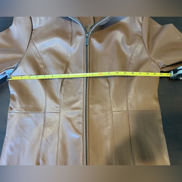 NWOT Kenneth Cole ladies faux leather jacket. Stylish, chic, trendy, classic. - Picture 5 of 7